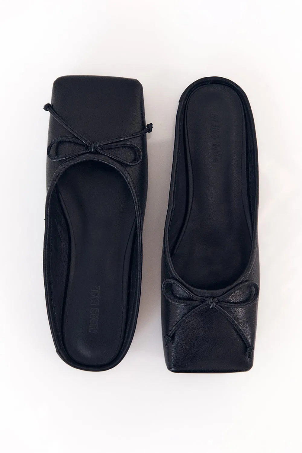 ALIAS MAE YOLANDA BLACK FLAT