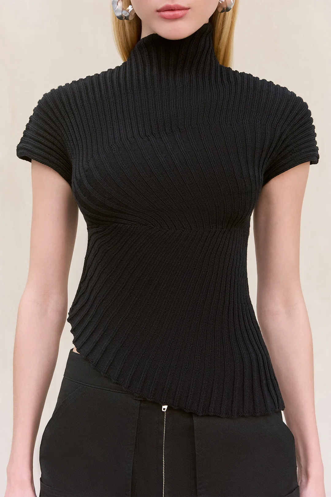 ANNEMIE KNIT TOP - BLACK