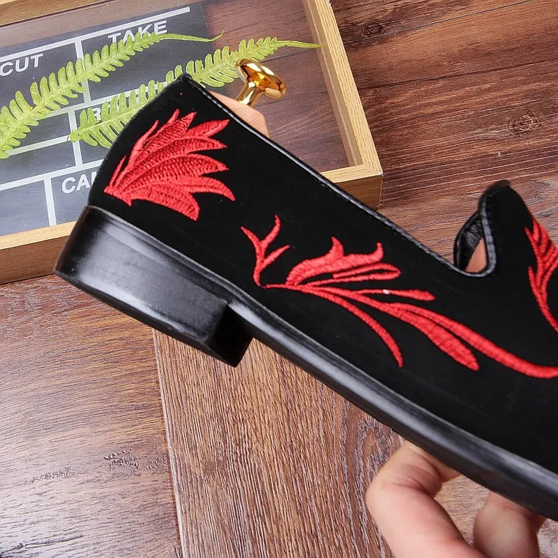 Men's Black Red Embroidered Oxfords