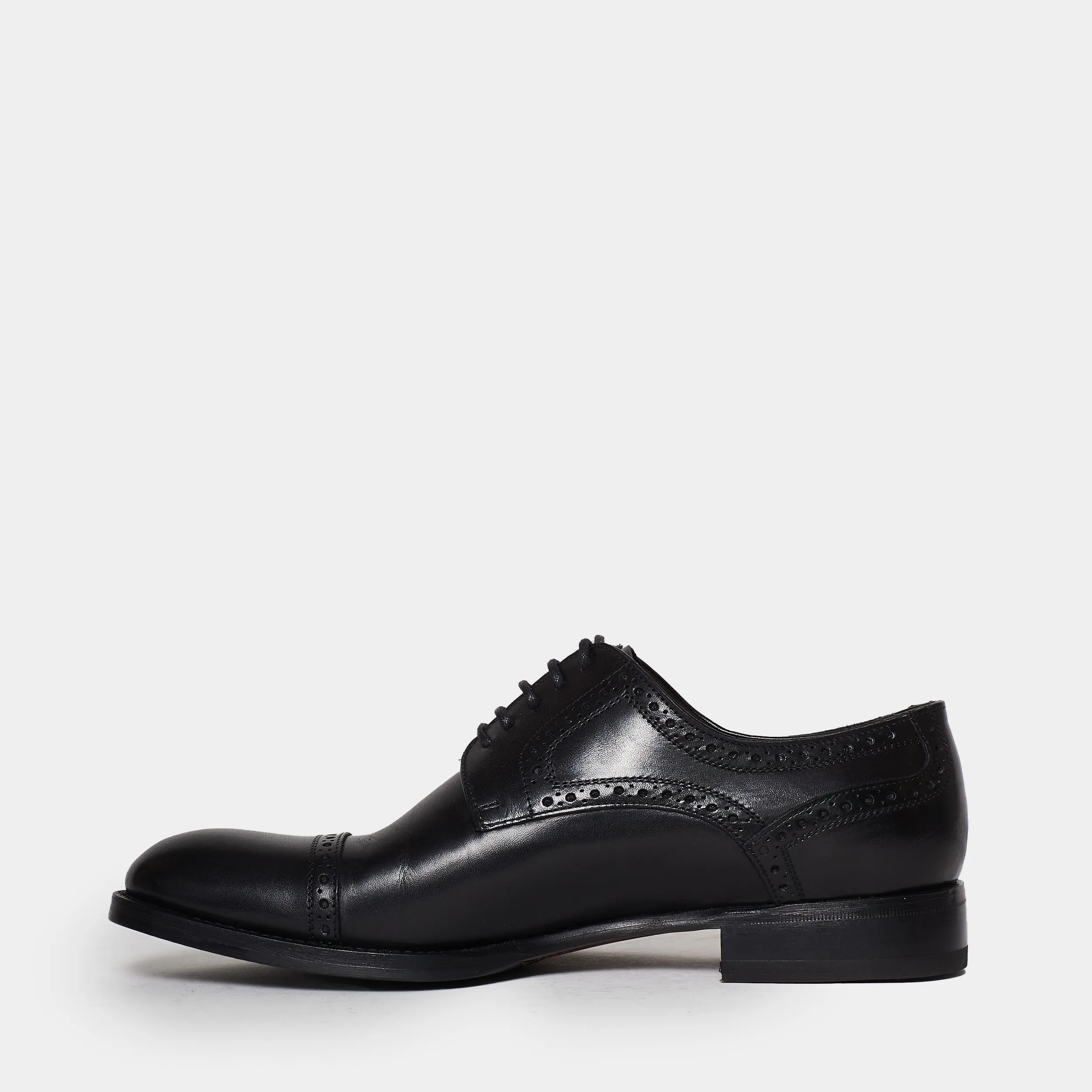 Black soft leather lace-up derby shoes