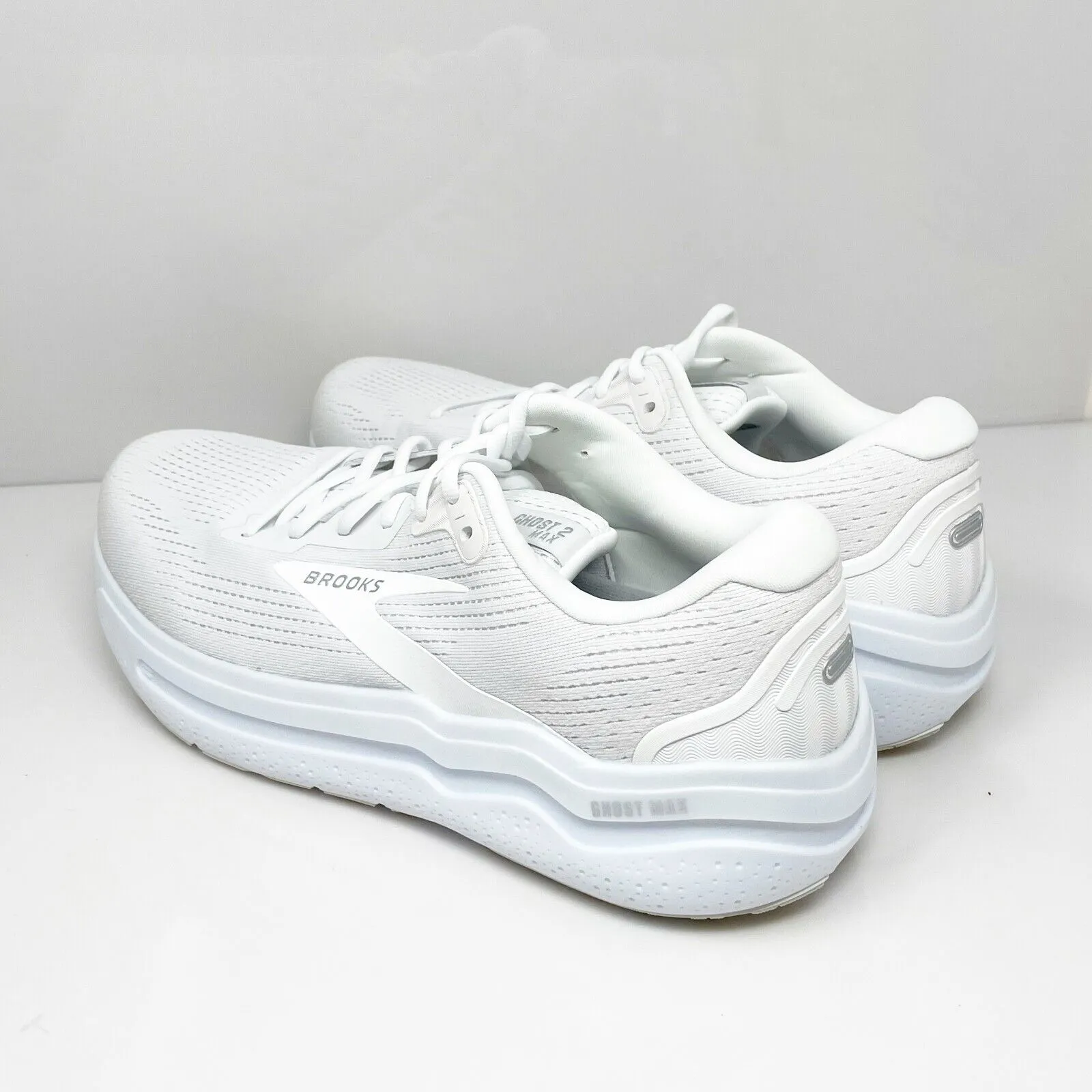 Brooks Mens Ghost Max 2 1104311D168 White Running Shoes Sneakers Size 13 D