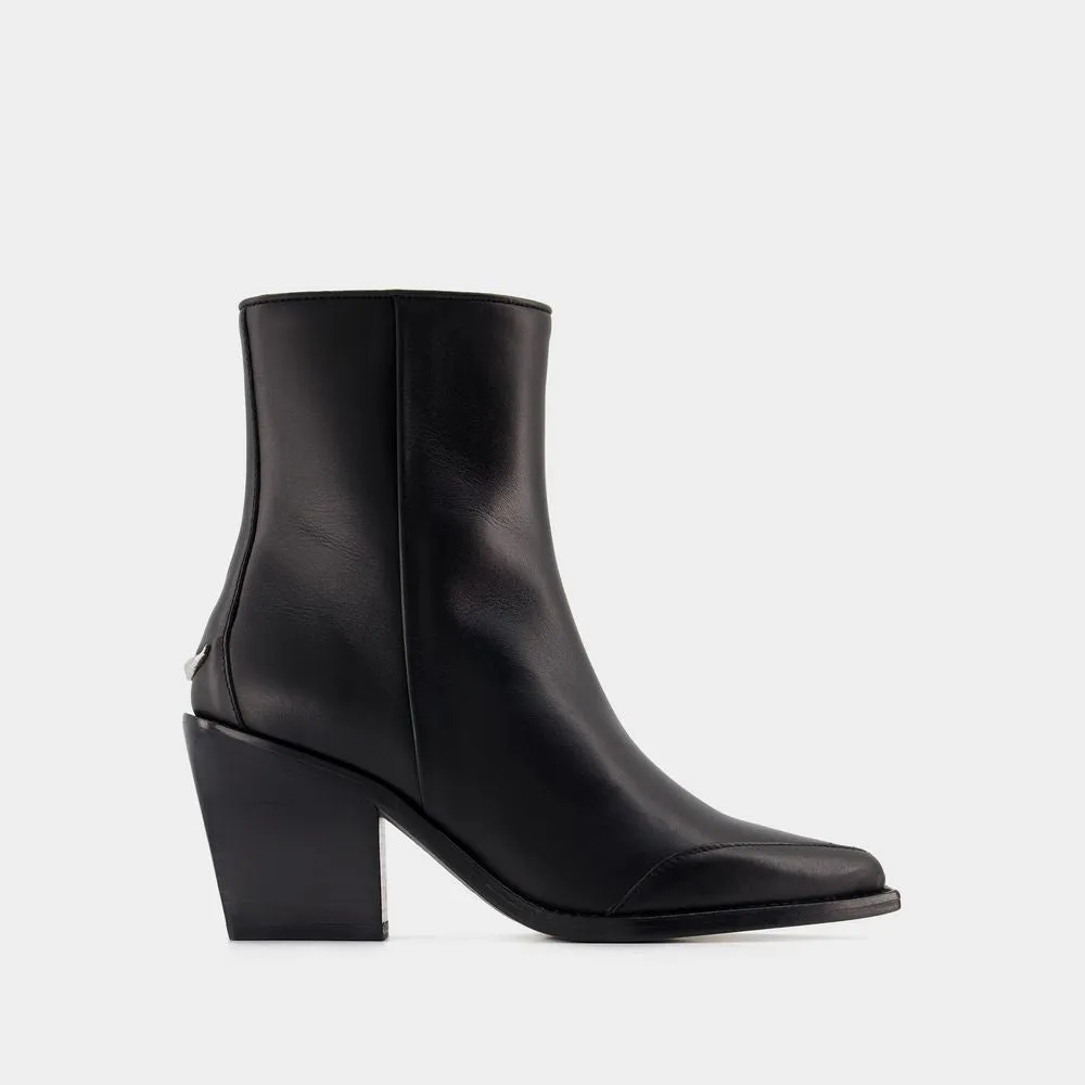 Cara Boots can be rewritten as Stylish Boots.