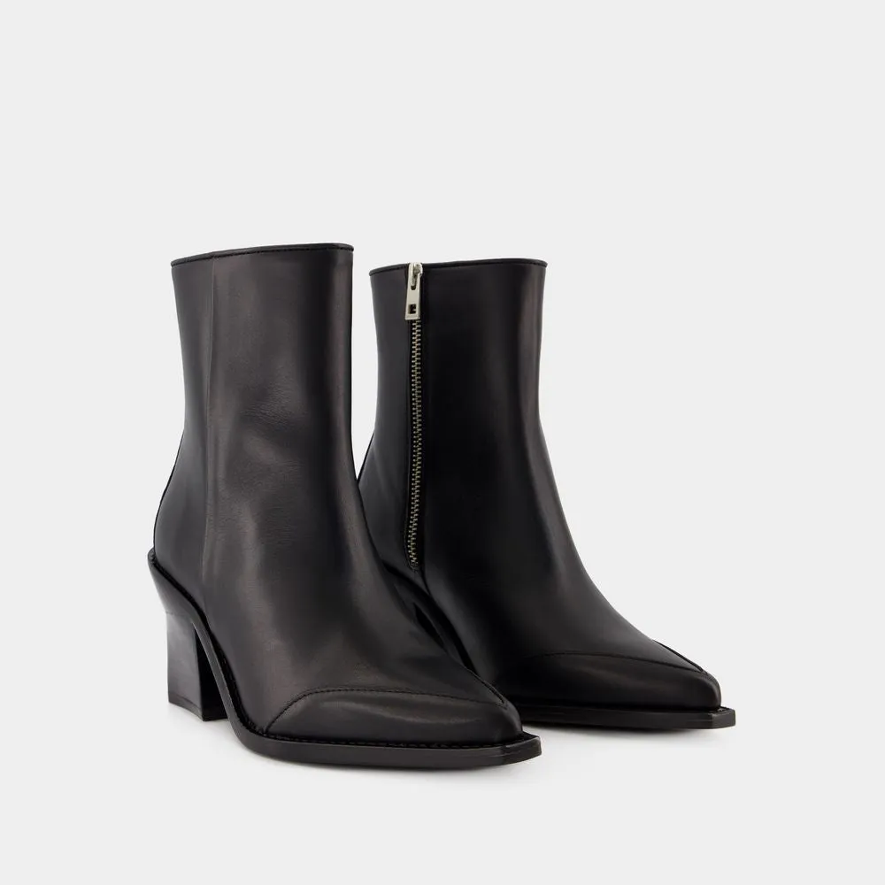 Cara Boots can be rewritten as Stylish Boots.