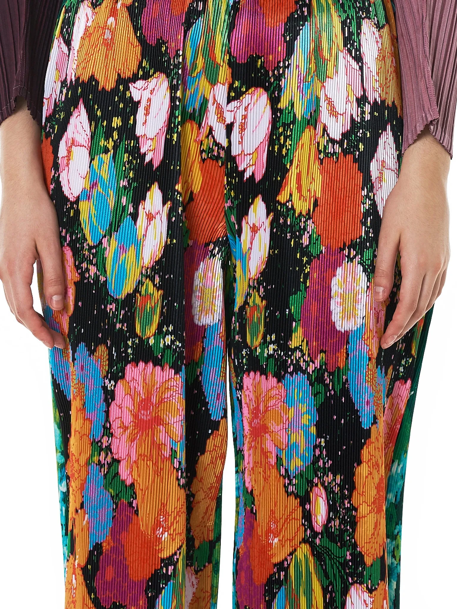 Floral Plissé Trousers (RQ45-BLACK-FLORAL-MIX)