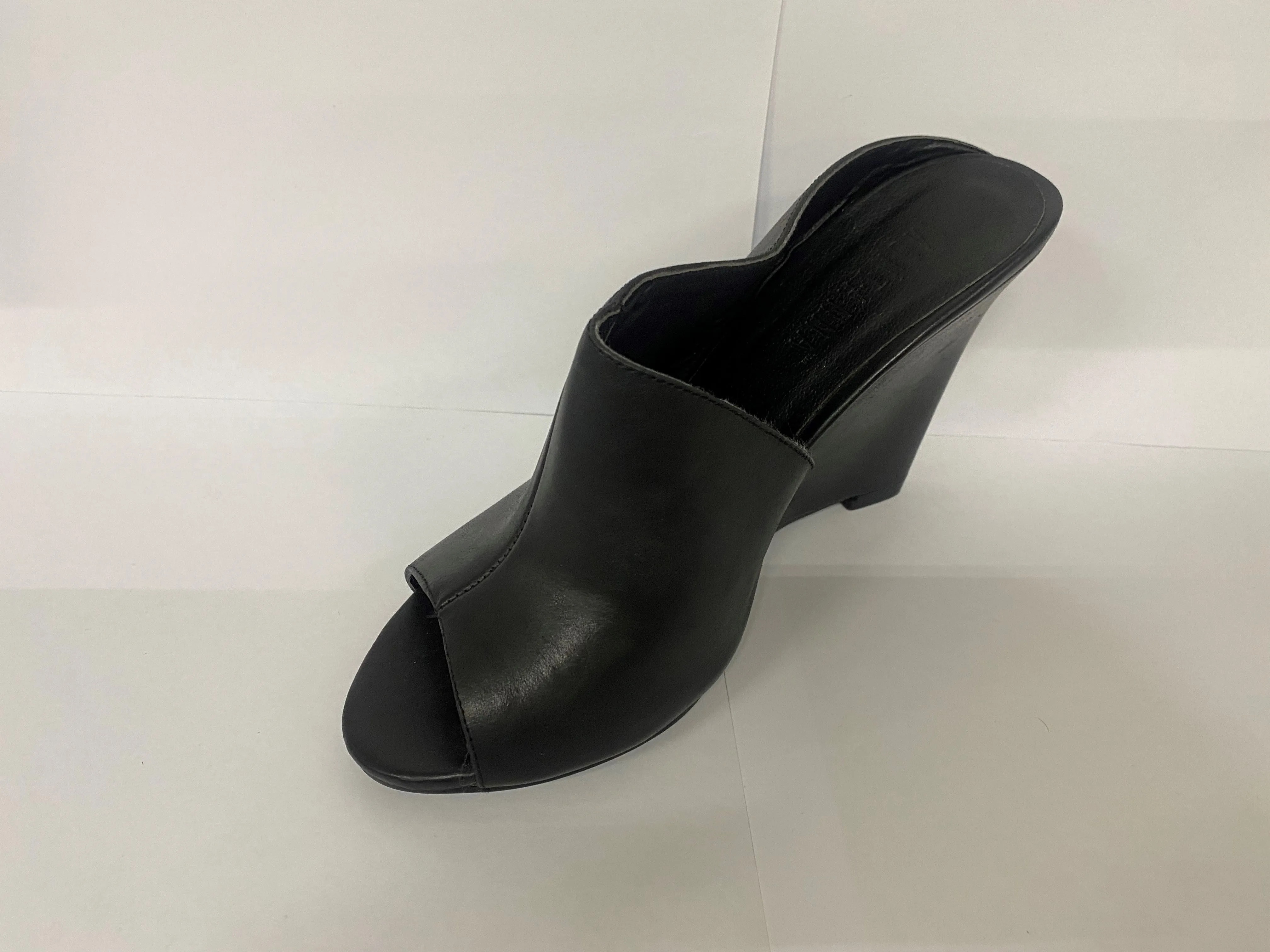 Montanna's Sliding Women's Shoes