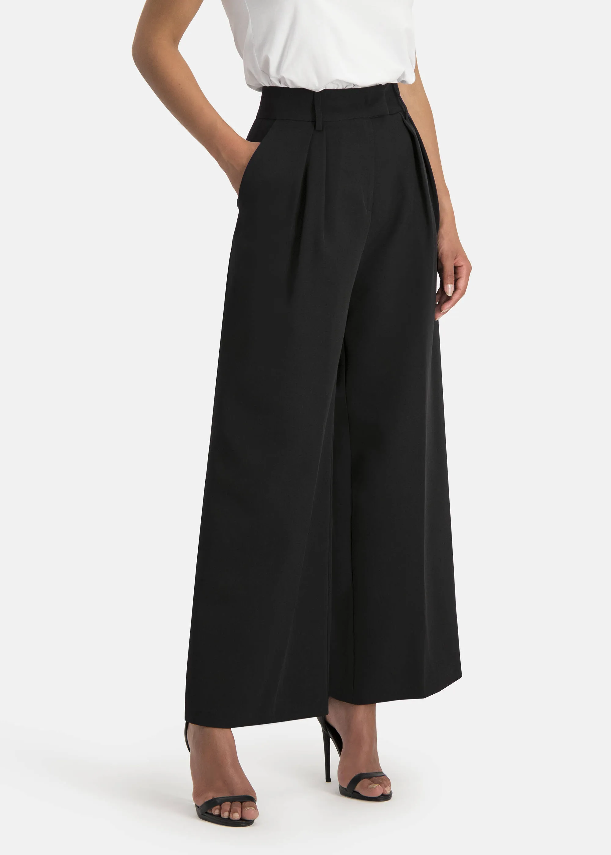 Plain pleated trousers - RONICA in BLACK