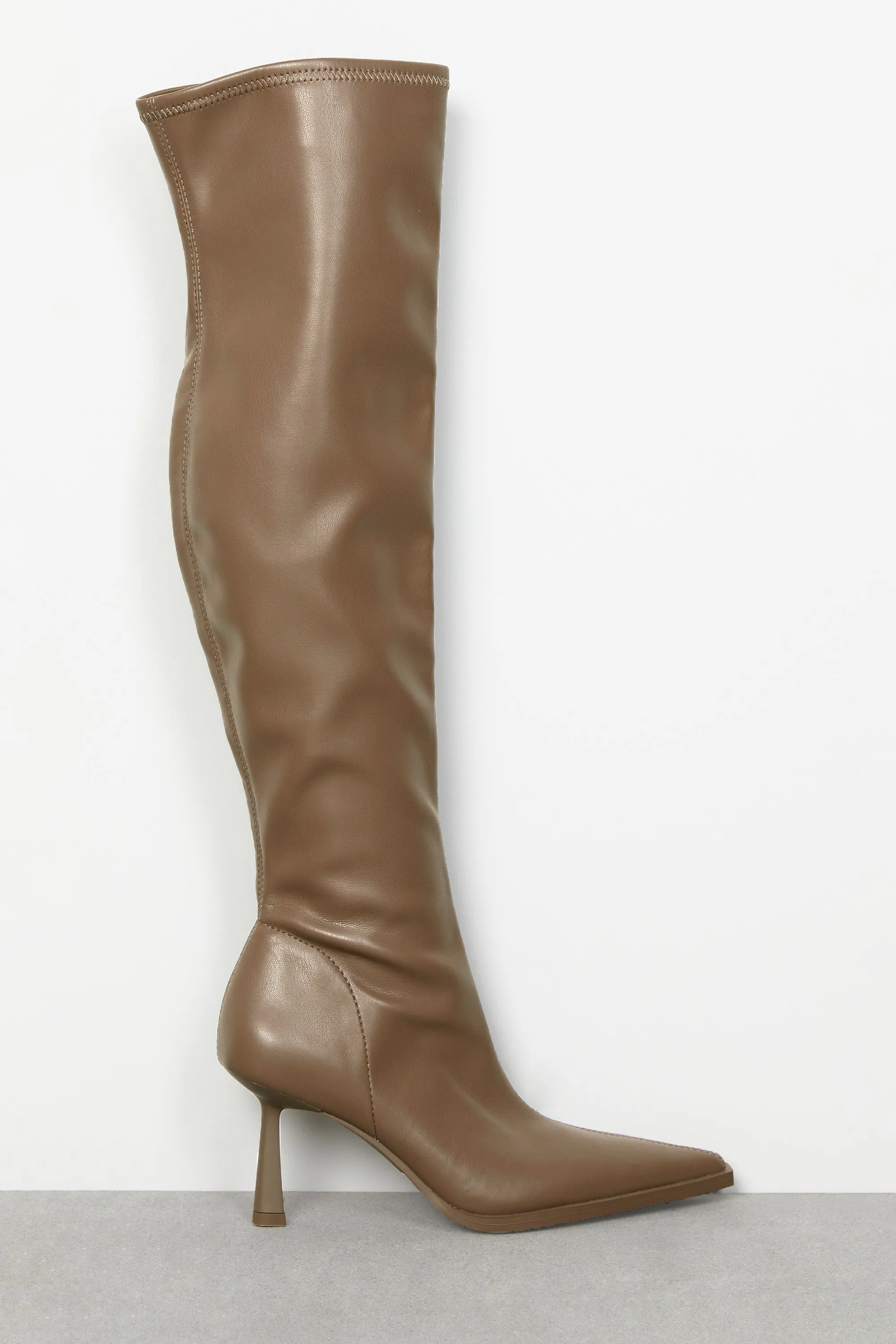 POINTED KNEE HIGH BOOTS