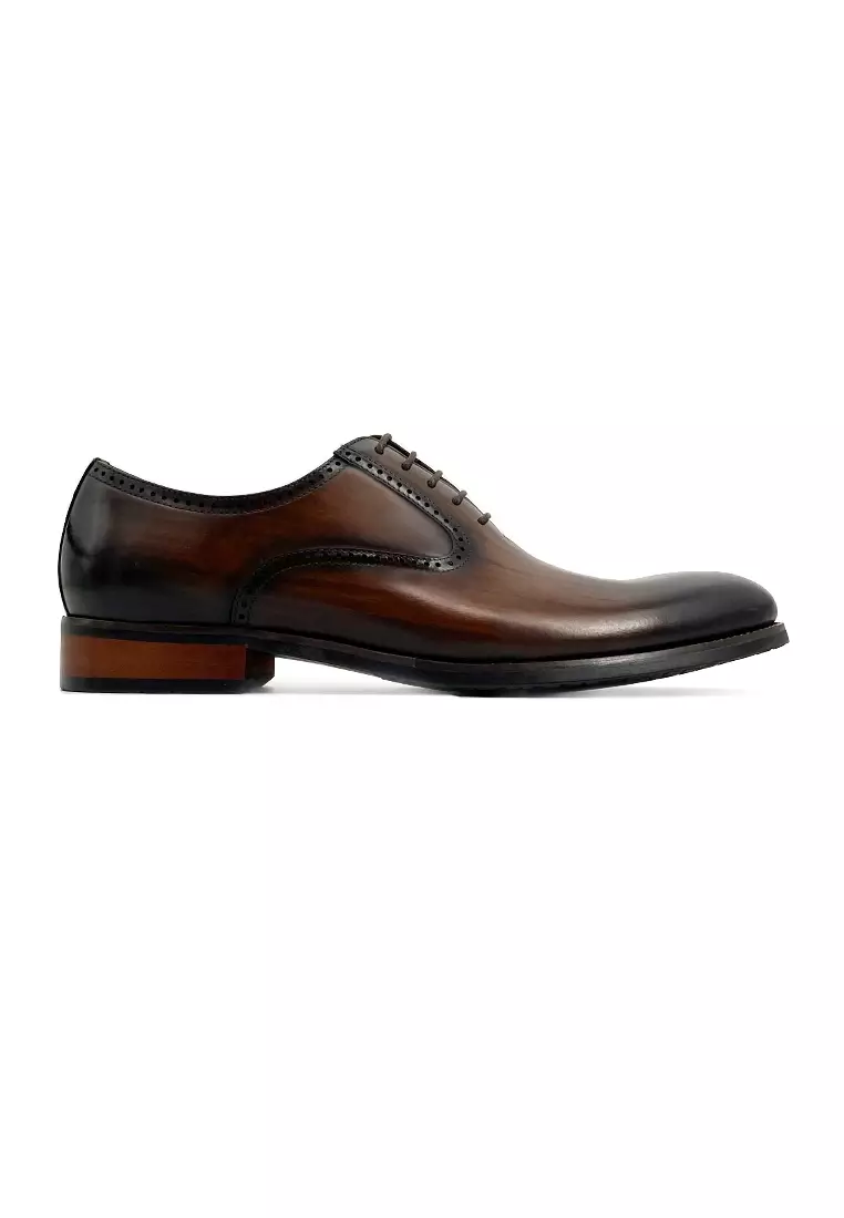 Minimalist Pecan Brown Lace-up Oxfords by Rad Russel