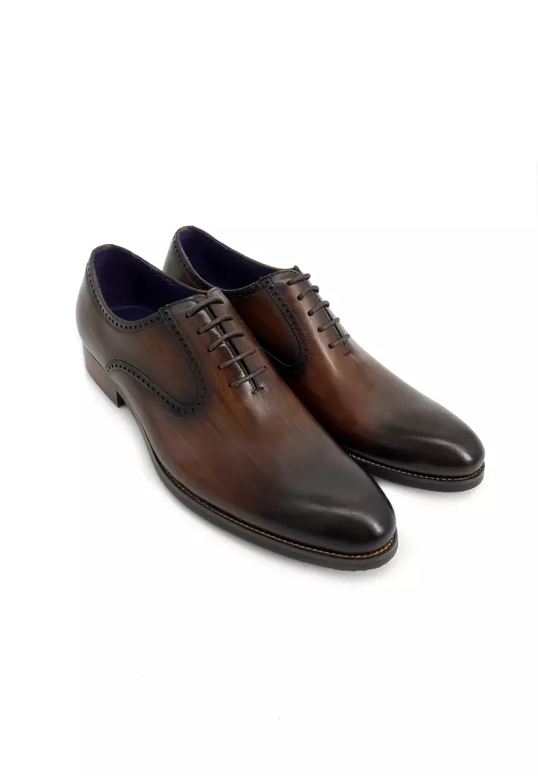 Minimalist Pecan Brown Lace-up Oxfords by Rad Russel