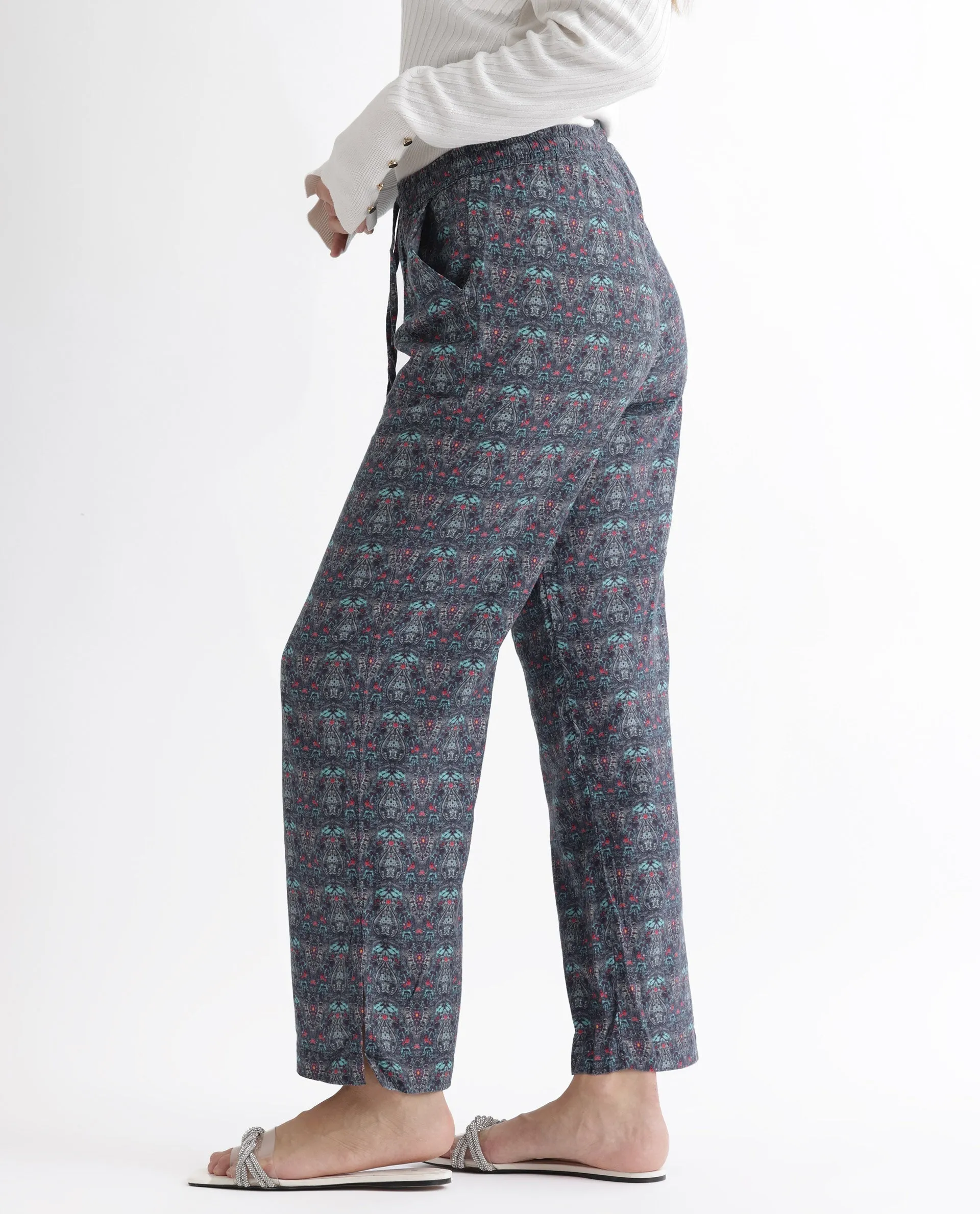 Rareism Women Victo Grey Cotton Fabric Tailored Fit Mid Rise Geometric Print Ankle Length Trousers