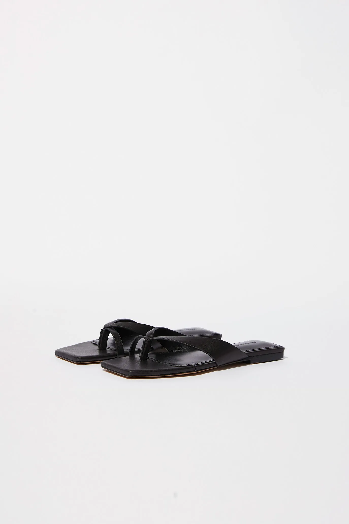 Shae Flat Sandal