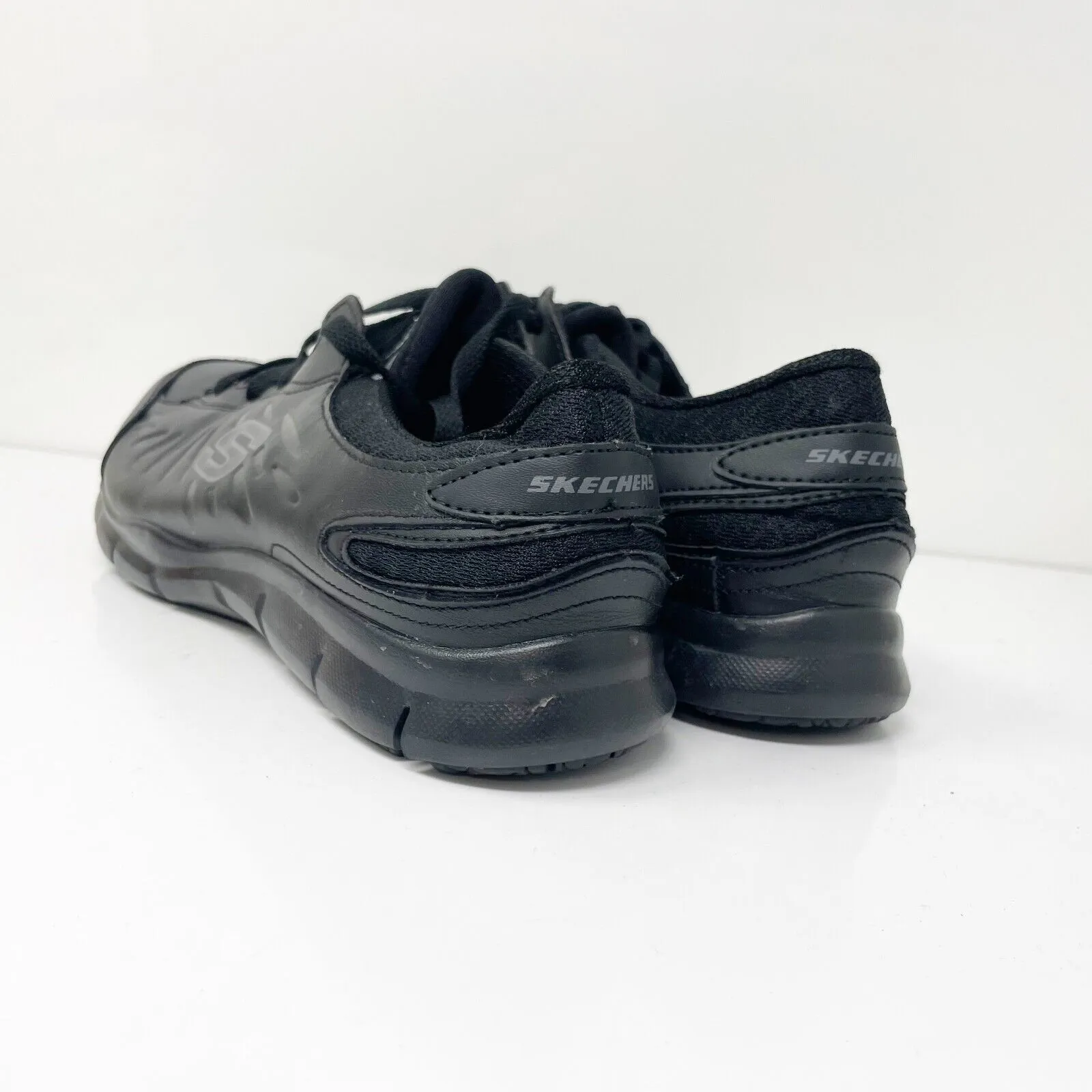 Skechers Womens Relaxed Fit Eldred 76551EW Black Running Shoes Sneakers Size 8.5