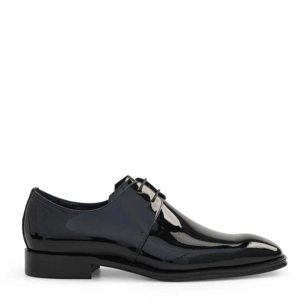 Two-Eyelet Derby Shoe