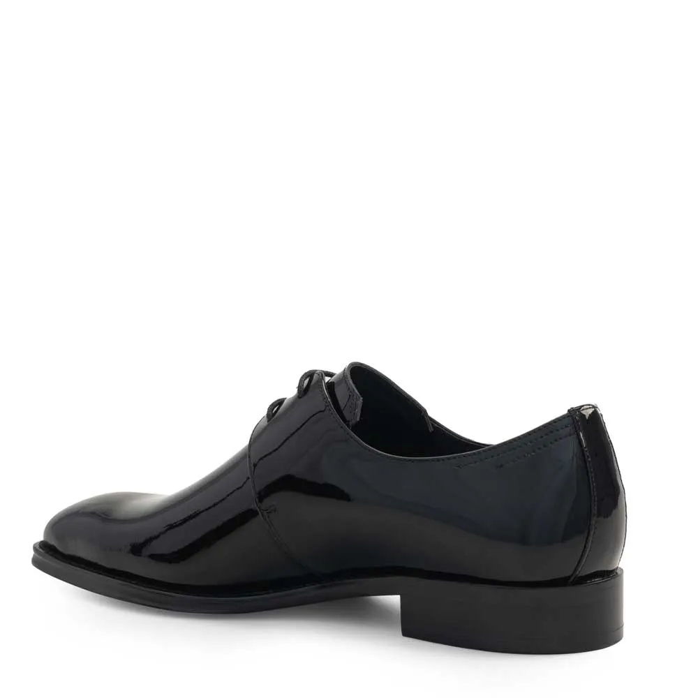 Two-Eyelet Derby Shoe