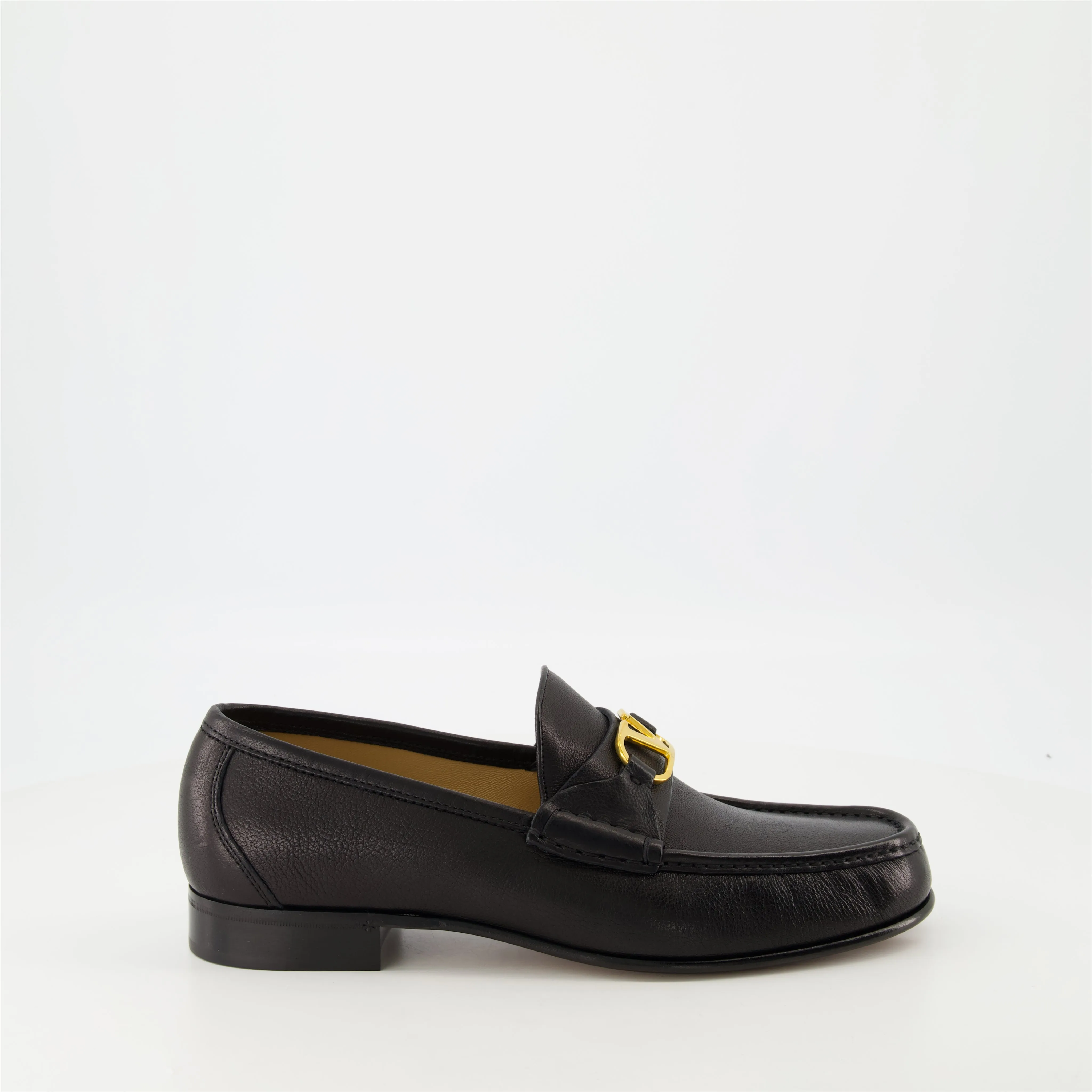 VLogo Signature Moccasins in Black Leather